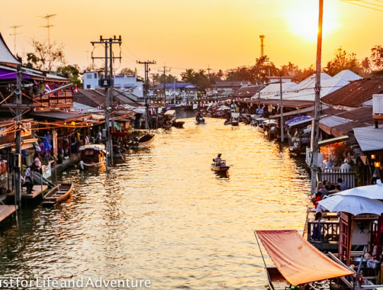 Amphawa Floating Market