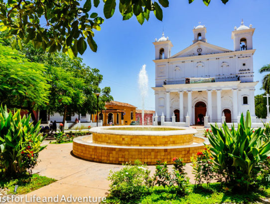 Sightseeing in Suchitoto